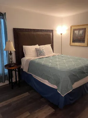 1085 Cozy 1 Bedroom Condo on Mobile Bay