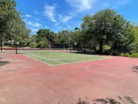 Buda Garden Getaway, 2 Bed room,  15 min from Downtown Austin