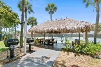 Stunning Water Views and Spacious Lanai - Elegant Island Haven