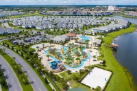 Spacious Condo with Private Balcony and Pool Access - Charming Chic Retreat Hoteles en Condado de Osceola