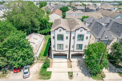 Sparkling Pool and Spacious Backyard Escape - Stunning Oasis Retreat