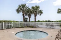 Oceanfront Resort Condo - Ocean View, Pool, Hot Tub, Pier