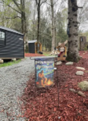 Roscoe Coop Clucking Crazy Hut