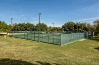 Modern Comfort and Spacious Yard - Stylish Tech Corridor Retreat Hotels in Wells Branch