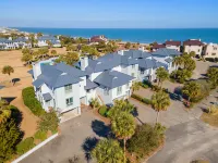 Stunning Villa with Poolside Access and Modern Amenities - Exquisite Escape