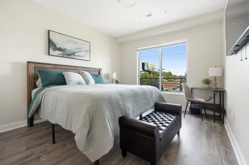 Elegant Retreat - Pool, Gym, High-End Kitchen, Spa, Wifi Hotels in Grandview Heights