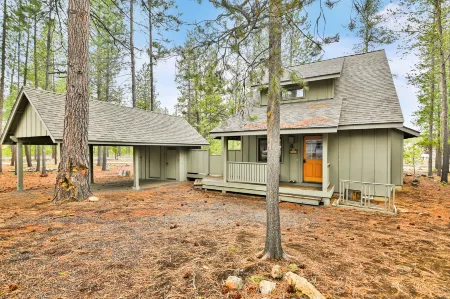 Updated, Cabin Feel Home with Rec Passes, A/C, Hot Tub - Otter 8