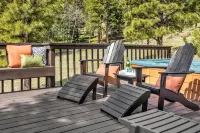 Hot Tub, Scenic Views, Game Room, Spacious Deck - Cozy Mountain Haven