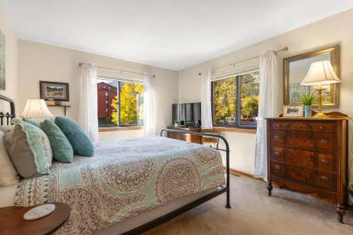 Clubhouse Access and Cozy Gas Fireplace - Charming Mountainside Retreat