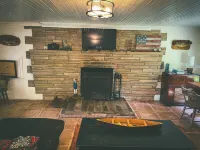 Cozy cabin, easy lake access, Ridge Route, Lake Tenkiller-close to Fin & Feather