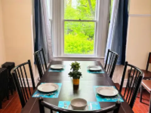 Charming 3-bedroom house in Troy, near RPI, Albany, & Saratoga Hotels in Troy