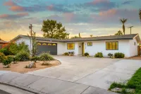 Sleek Oasis - Designer Pool, Massive Game Room Hotels in Indio