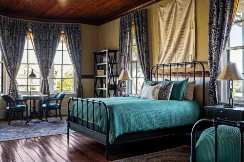 Charming Historic Getaway with Scenic Trails and Fire Pit - Cozy Retreat Hotels in Boerne