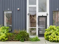 Charming Studio with Private Entrance and Fast Wi-Fi - Cozy Retreat Hotels in Delridge