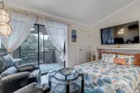 Beachfront Access and Chef's Kitchen - Stunning Coastal Retreat