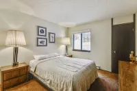 Game Room and Jacuzzi on-Site - Charming Haven