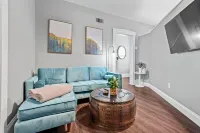 Spacious Dining and Walkable Shopping District - Charming Historic Haven Hotels in Saint Charles