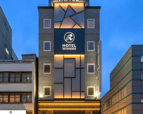 Hotel Reference Kokuraekimae โรงแรมใกล้รูปปั้นโคคุระกิออนไดโกะ