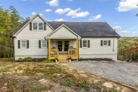 Renovated | Mtn Views | Hot tub | Fire Pit | Pet Friendly Hotels in Pickens County