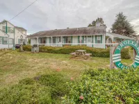 Tranquil Escape - Private Condo Suite - Wifi, Family, Grill Hotels in Otter Rock
