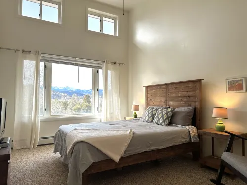 Mountain View Retreat - Spacious, Contemporary Sanctuary Hotels in Whitehall