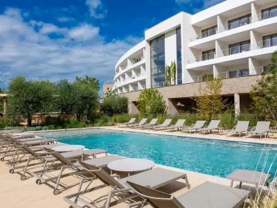 Horizon Resort Massane Отели рядом с достопримечательностью «Spa Aromassane»
