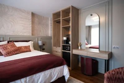 The Hyde - at Dunning's Bar Hotels near Warner Bros. Studio Tour London