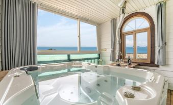 Ganghwa Nakjogaboineun Spa Pension