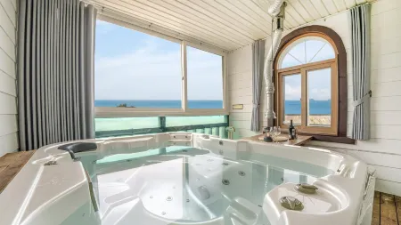 Ganghwa Nakjogaboineun Spa Pension Отели рядом с достопримечательностью «Bomunsa Temple»