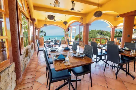 Casa Ceiba Huatulco - Adults Only Отели в г. Tangolunda