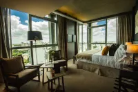 Grand Brizo la Plata Hotels near Pineapple Phone