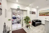 Paris Hotel Hotels in Clichy
