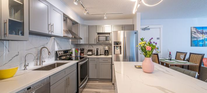 Luxurious Honeymoon & Anniversary Suite Hotels in Canmore