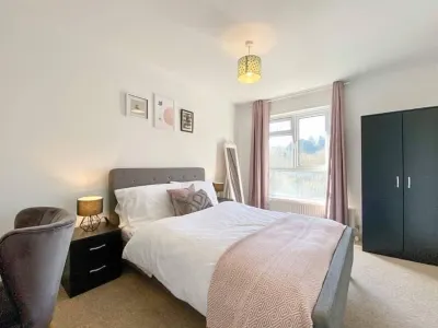 Scarlet House Hotels near Solsbury Hill