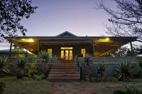 Three Tree Hill Lodge Hotels in Bergville