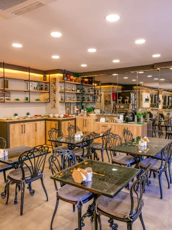 L'Opera Deluxe Hotel