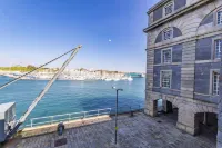 Spacious Modern Apartment 42 Brewhouse Hotels in Torpoint