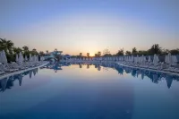 Lake River Side Hotel Spa