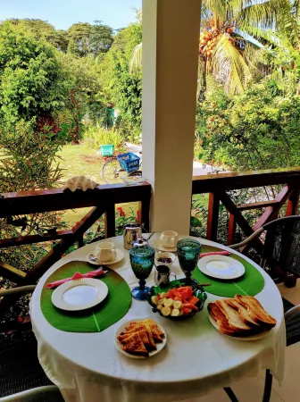 Lucy's Guesthouse Отели рядом с достопримечательностью «Анс Саурс Дарджент»