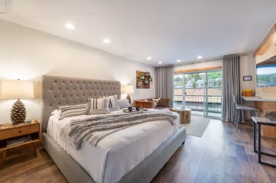 Treasure Mountain Inn