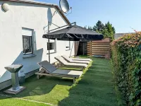 Henry Hotels in Loissin