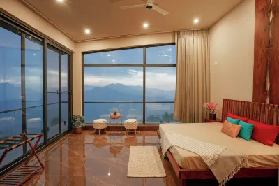 LaRiSa Mountains & Martini Villa Hotels in 