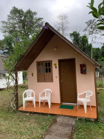 Pousada & Camping Serras Verdes Отели в г. Валенса