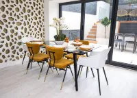 James' Place at Castle Cottage Hotels in Park