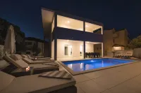 Holiday Home Lana - Pools