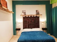 Lanzies Guesthouse Hotel dekat Vila Carpegna