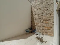Courtyard Oporto Design Apartment C with Terrace Hotels in Campanha