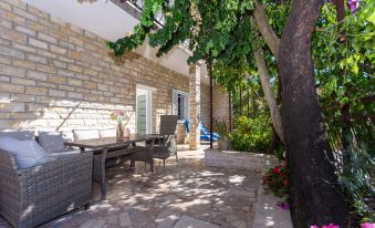 Apartment with Amazing Sea View