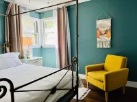 Appaltree Bungalow: Two bedrooms in town Hotels near The Greenway Trail