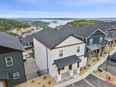 Hilltop Haven at Table Rock - Lake Views & Nearby Bransons Best Attractions Отели рядом с достопримечательностью «Брансон Костер»